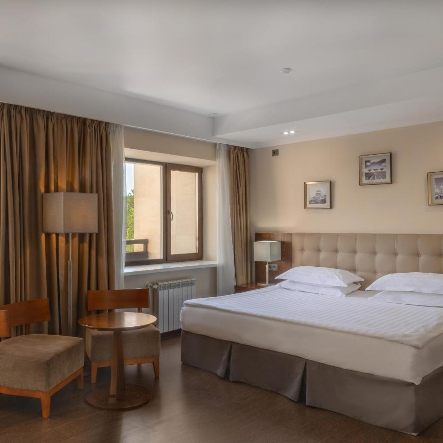 Park House Hotel Barmashino Bagian luar foto