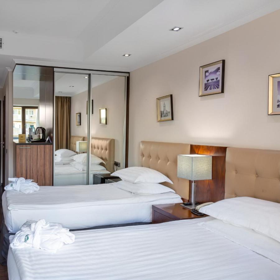Park House Hotel Barmashino Bagian luar foto